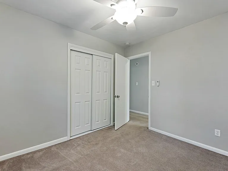 517 Norman Ln — Photo 31