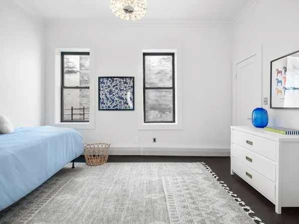 105 Manhattan Avenue image 14 of 20