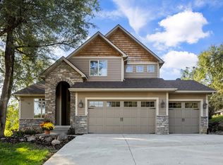 815 Greenwood Hills Dr, Adel, IA 50003