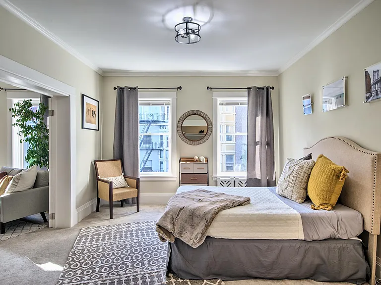 Staged 1 bedoom