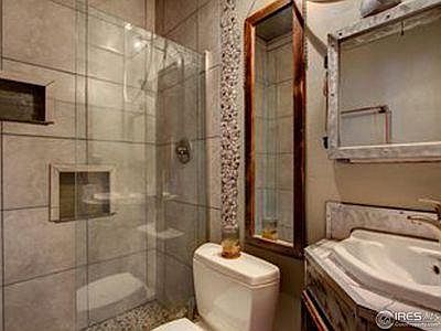 Bathroom/shower