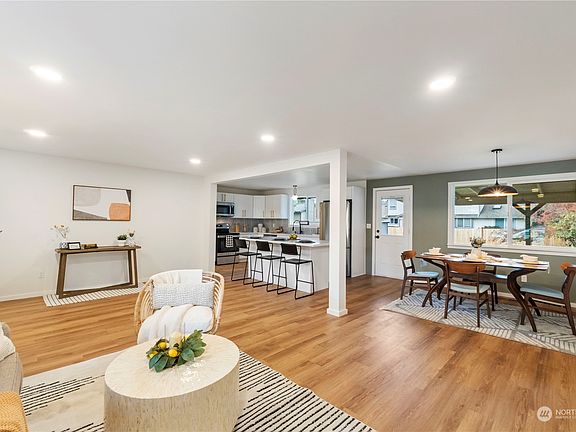 4th image of 14924 16th Avenue Ct S