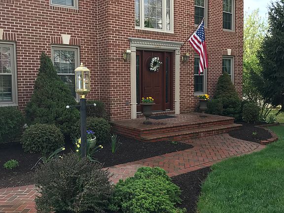 2nd image of 15025 Knickerbocker Dr
