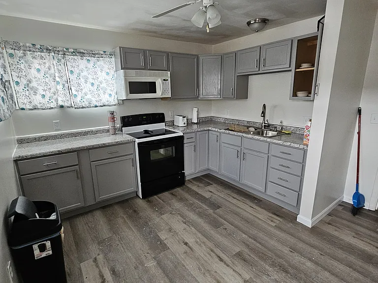 1010 S Marquette Rd — Photo 6