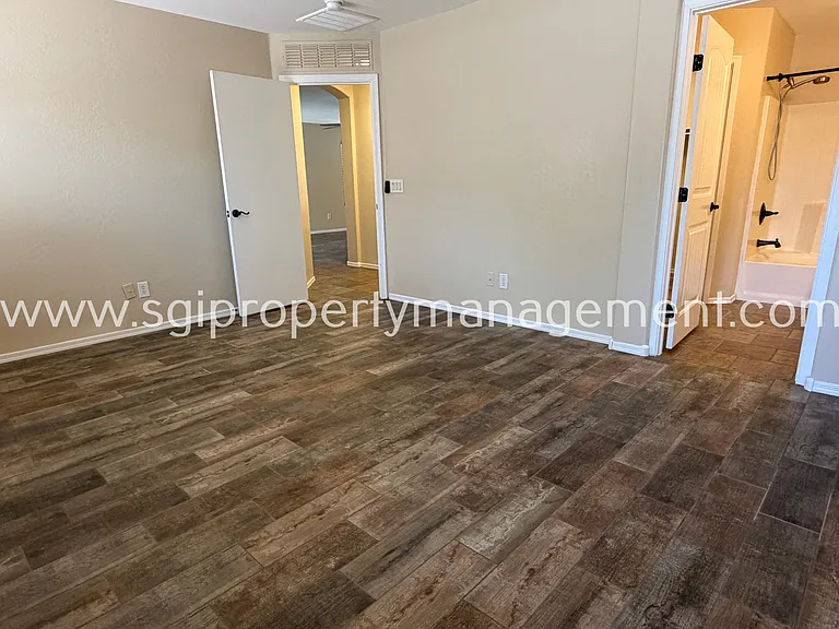 383 E Anastasia St — Photo 7