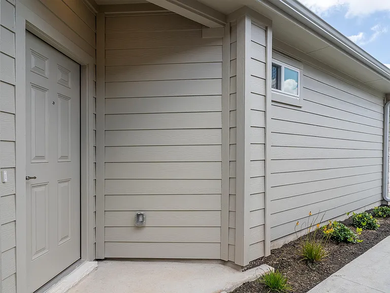 917 Falkland Trce — Photo 14