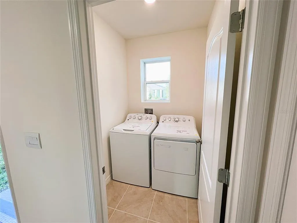 3 bed, 2.0 bath, 1535 sqft, $2,200 — Photo 4
