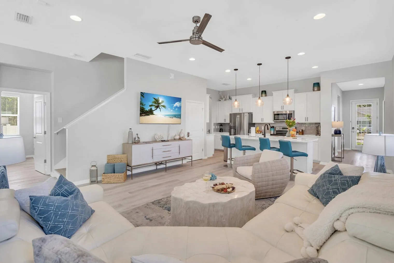 5 bed, 4.0 bath, $15,176 — Photo 1