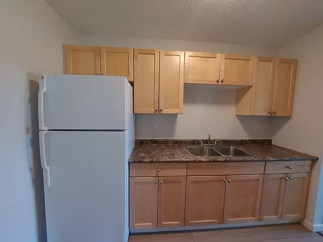 42 Onaway Ave — Photo 2