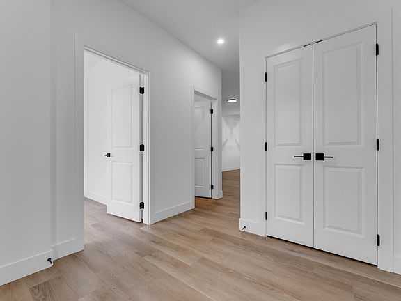 4th image of 4213 63rd St