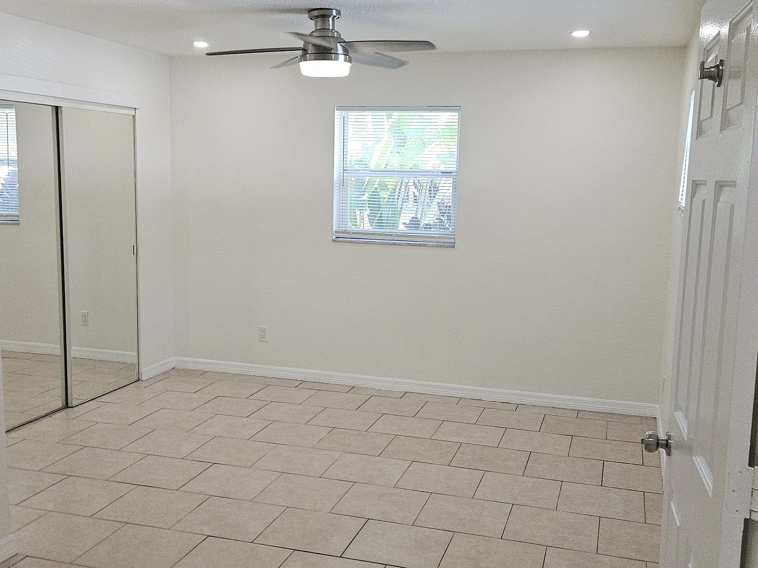 4 bed, 1558 sqft, $2,495 — Photo 4