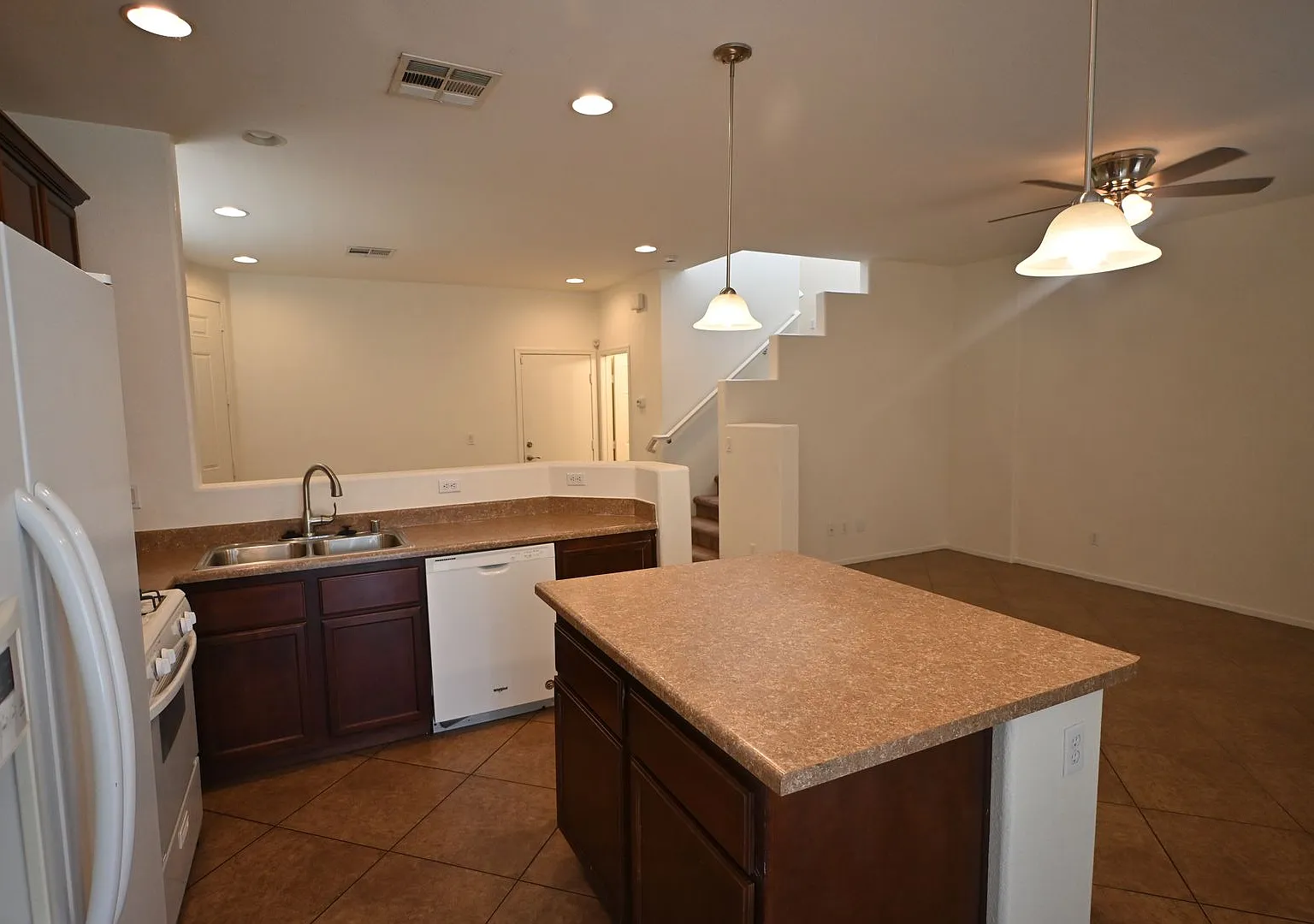 4 Bedroom House - North Las Vegas - 3661 Bella Legato — Photo 4