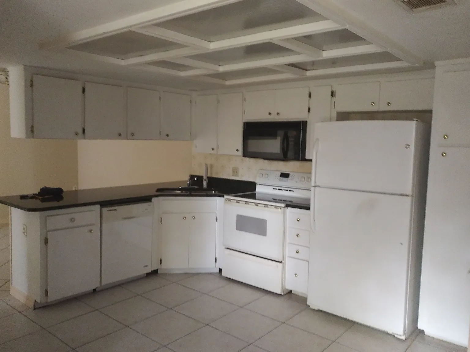 3 bed, 1450 sqft, $2,200 — Photo 3