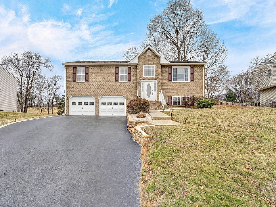1st image of 4737 Celtic Cir