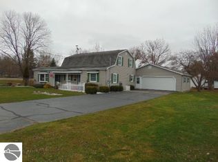 445 S Ithaca St, Ithaca, MI 48847