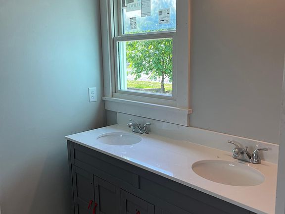 2nd image of 2922 P St