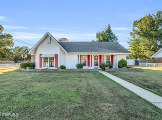 15 N Chestnut Dr, Columbus, MS 39705