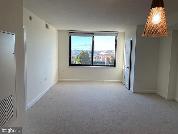 4th image of 2451 Midtown #820