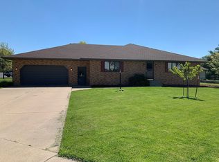 130 E Ripley St, Tremont, IL 61568