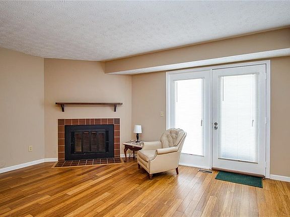 3rd image of 5581 Cobblegate Dr