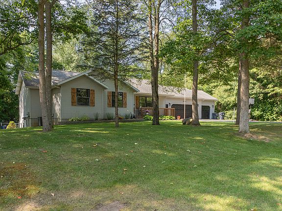 4th image of 32727 Bradeen Ave
