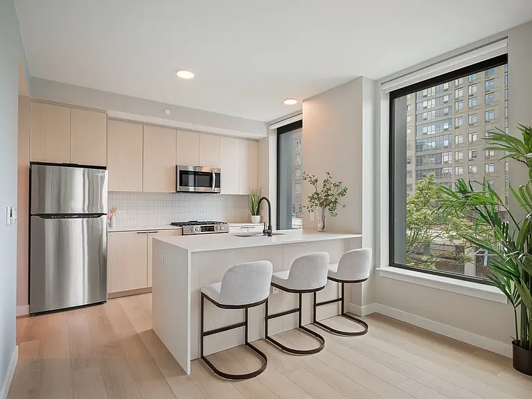 15310 88th Ave #906 — Photo 3