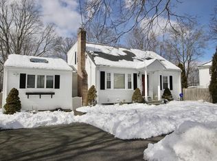 11 Potter Rd, Waltham, MA 02453