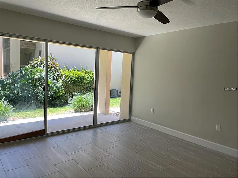 586 Orange Dr #118 — Photo 3