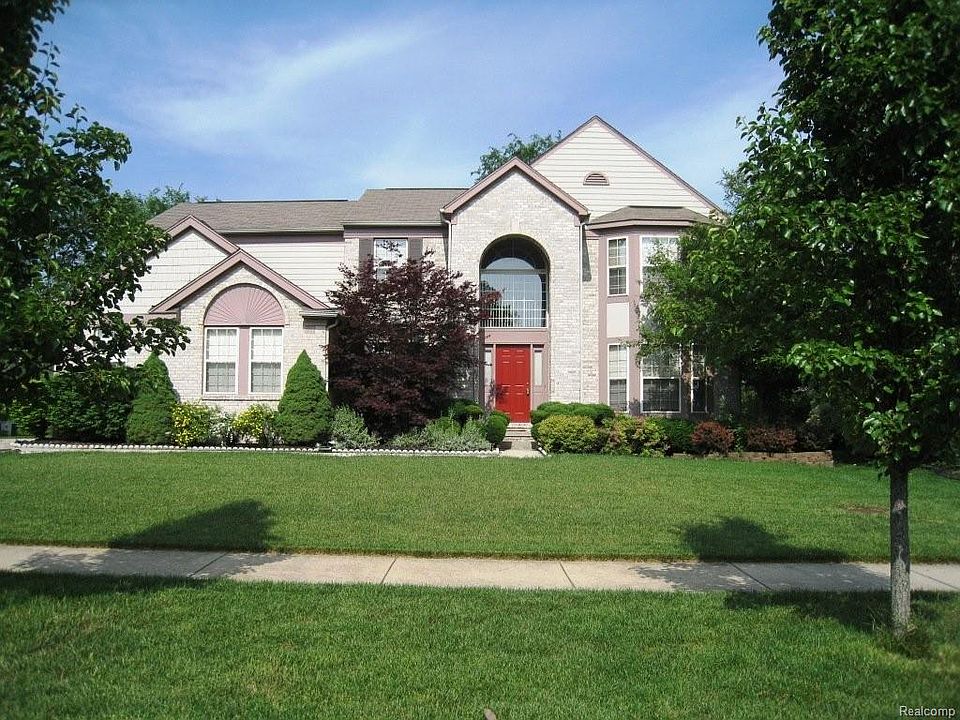 1st image of 2349 N Woods Ct