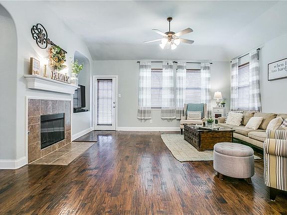3rd image of 11288 Seguin Dr