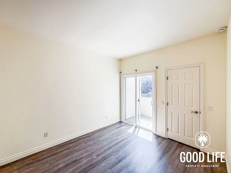 4461 Park Blvd #5 — Photo 11