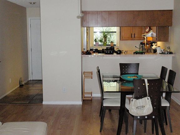 Kitchen/Dining Area