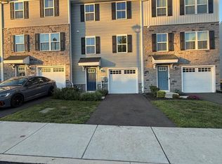 110 Van Fleet Cir, Pottstown, PA 19464