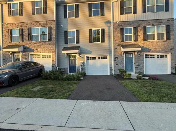 110 Van Fleet Cir, Pottstown, PA 19464