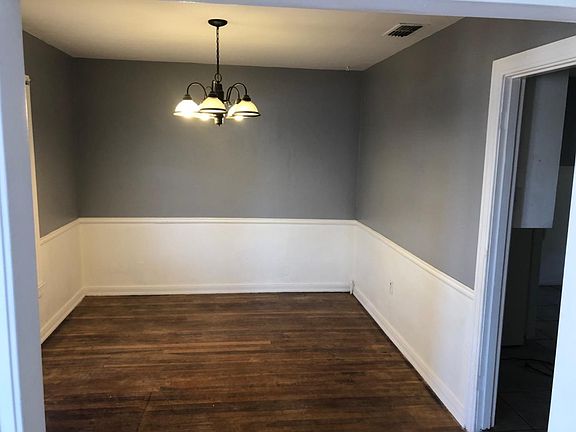 4th image of 402 N Mulberry Ave