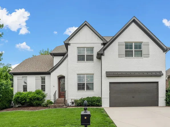 2036 Callaway Park Pl, Thompsons Station, TN 37179