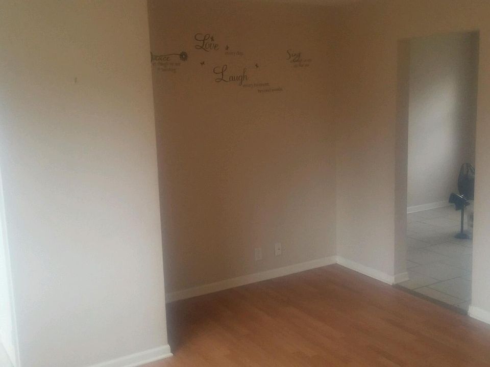 1st image of 245 Rose Ave APT 4