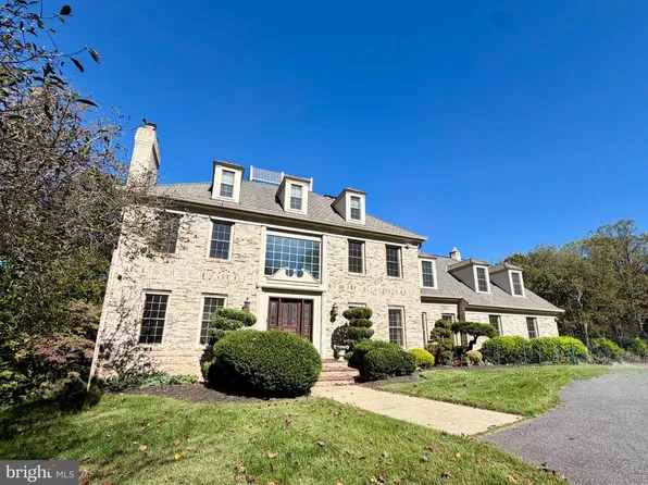 11612 Lake Potomac Dr, Potomac, MD 20854