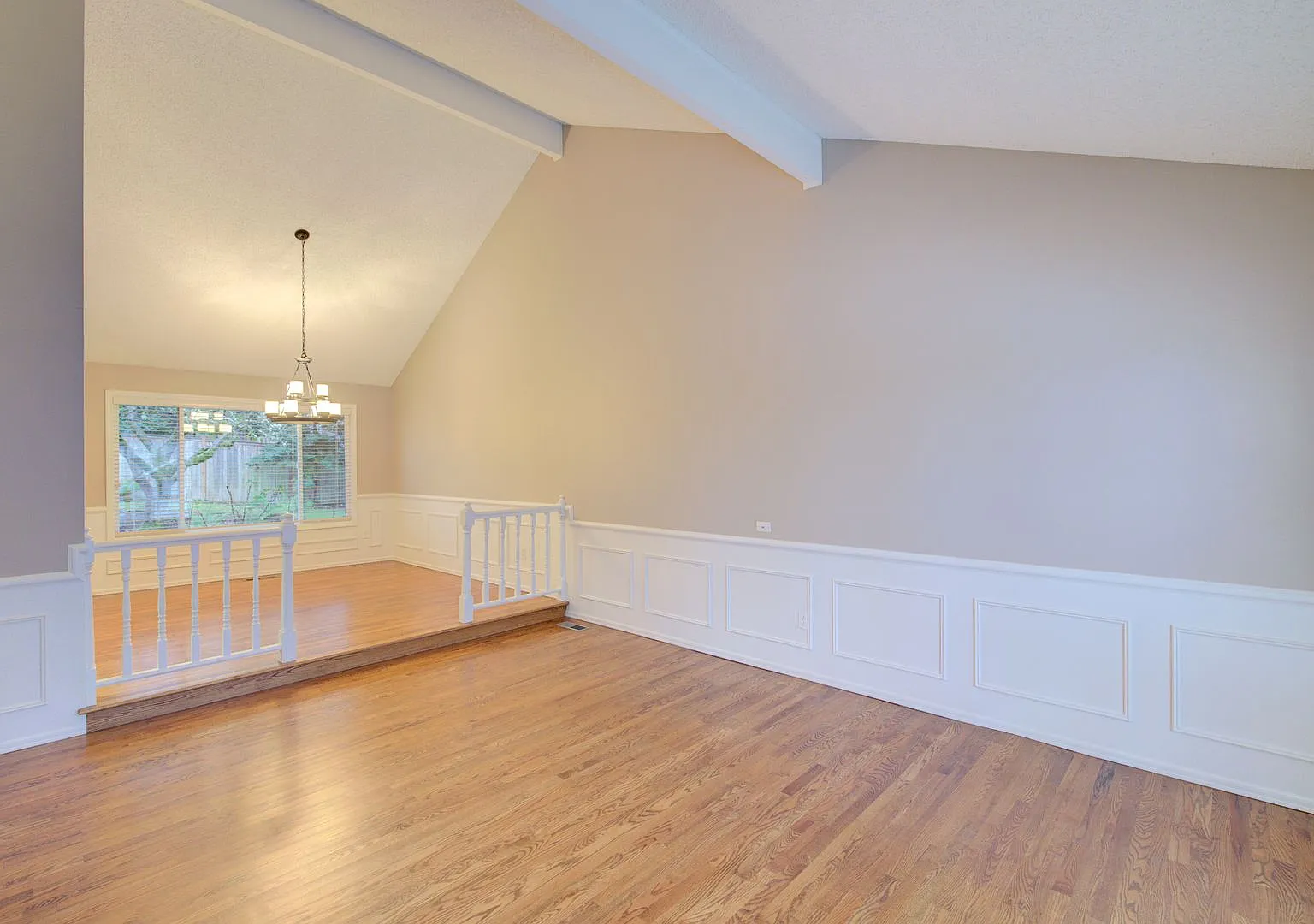 4Bd/2.5Ba Redmond Home — Photo 4