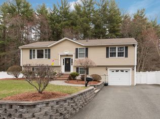 33 Lindor Rd, North Reading, MA 01864