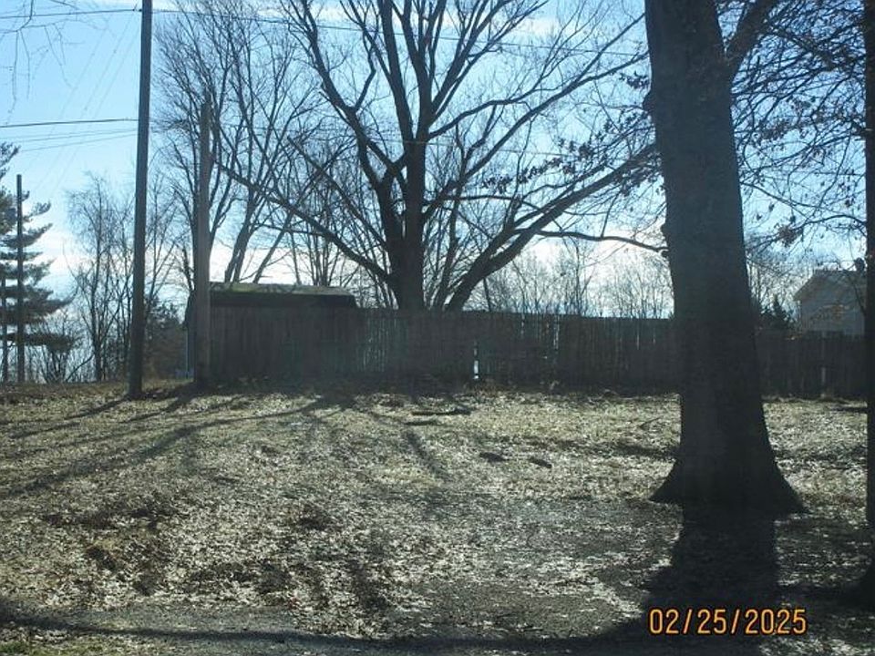 2nd image of 2438 Shakertown Way