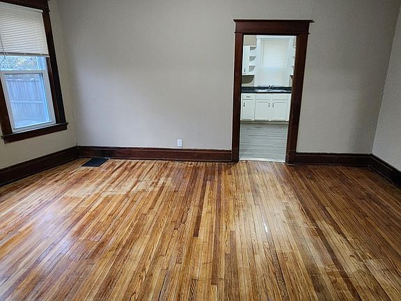 3rd image of 1419 N C St