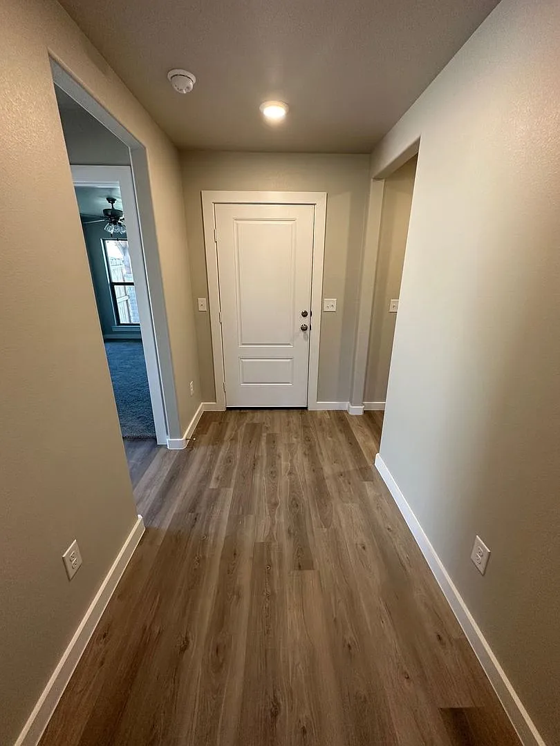 Nice home in The Meadows! — Photo 3