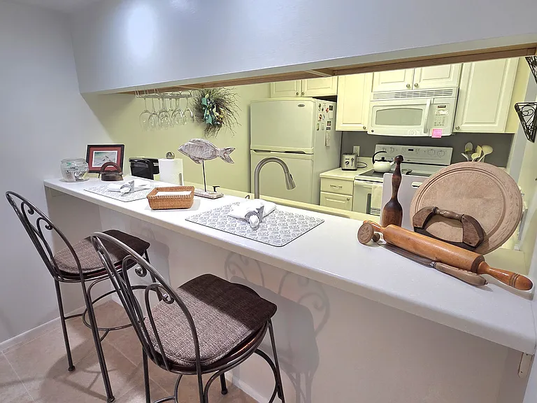 Breakfast bar