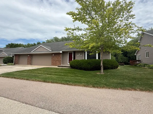 3030 Fairway Oaks Dr #3030, Dekalb, IL 60115