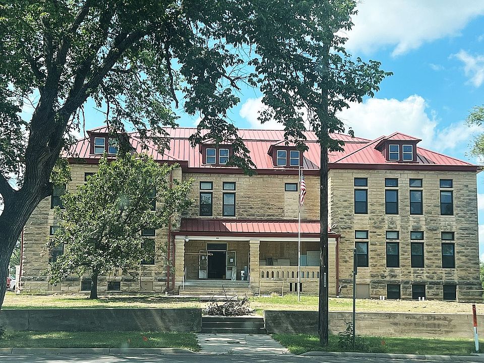 1st image of 401 Maple St #204