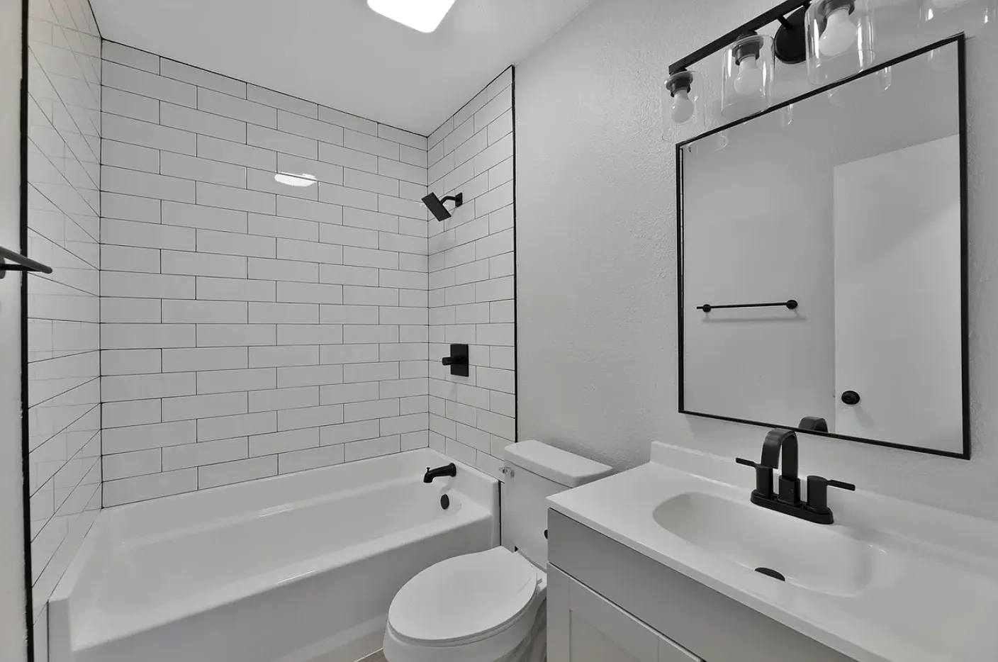 3 bed, 1260 sqft, $1,650 — Photo 2