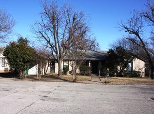 202 S Williams Dr, Comanche, TX 76442