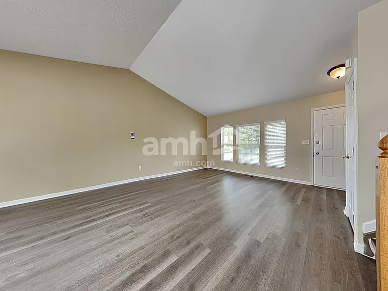 161 Lakeview Dr — Photo 4