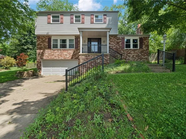 9261 Douglas Fir Dr, Pittsburgh, PA 15239